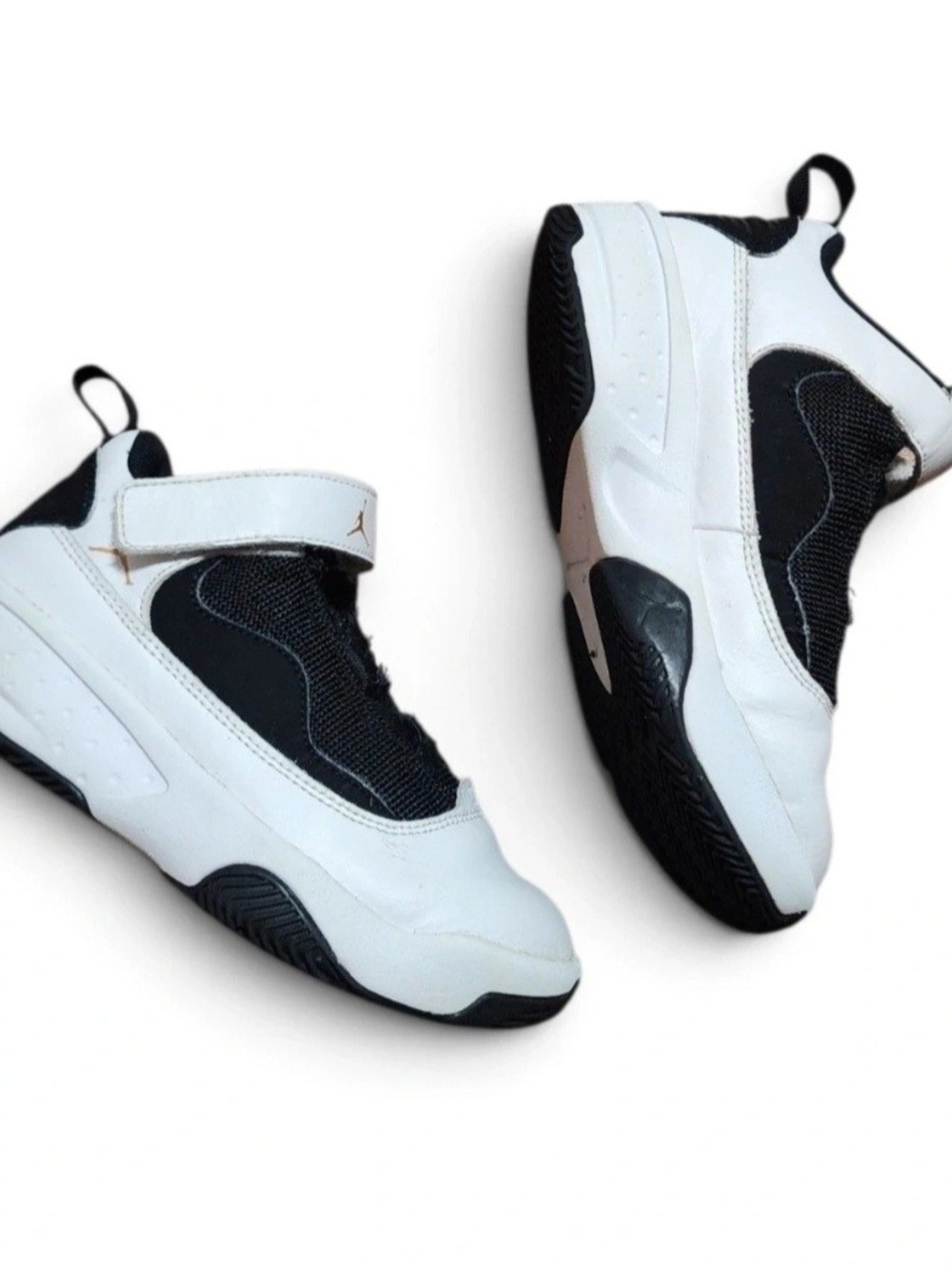 Nike Jordan Max Aura White And Black Kid's Sneakers